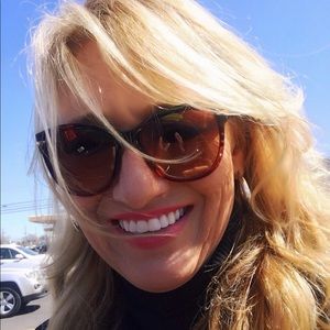 Meet your Posher, Michele